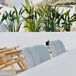 El Mar Hotel *